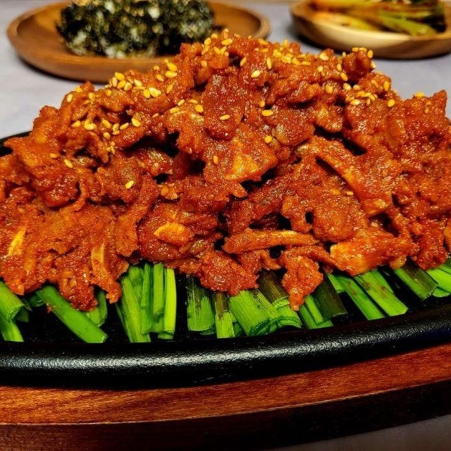 봉이닭짱 국내산 매콤오돌뼈 300g 오도독뼈 직화 캠핑음식 밀키트 혼술 야식